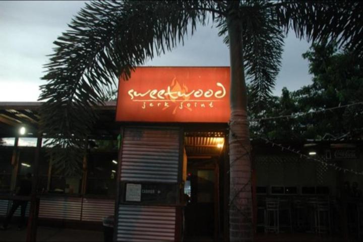 The Mango Lodge Kingston Exterior photo